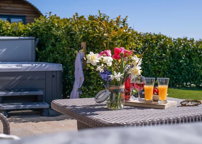 Holiday home Humble Bee Farm Glamping Folkton